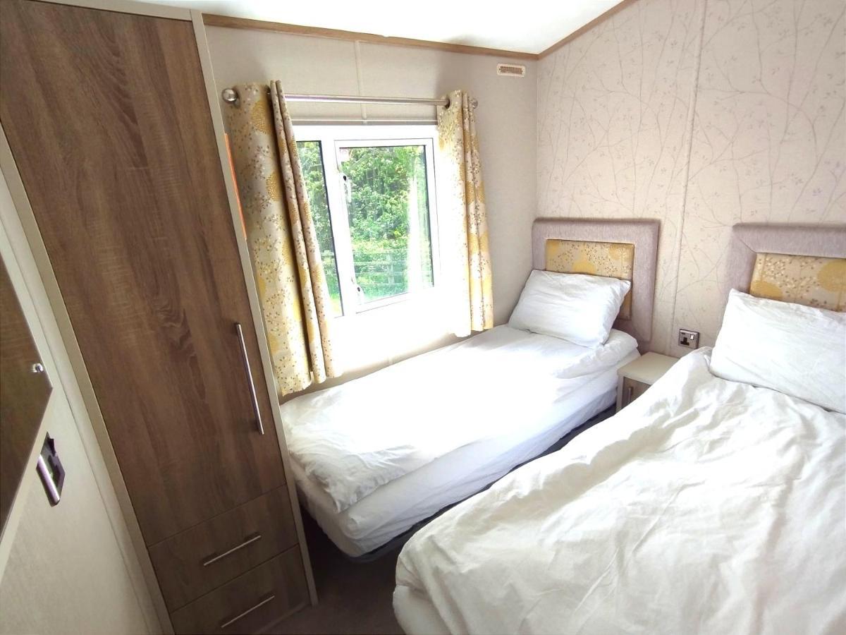 Sand Le Mere Holiday Village Caravan Hire Tunstall  Bagian luar foto